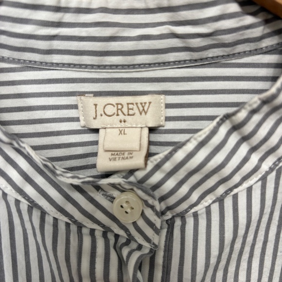 J. Crew Factory Popover Banded Collar Striped Top - Gray & White, XL - Picture 3 of 8